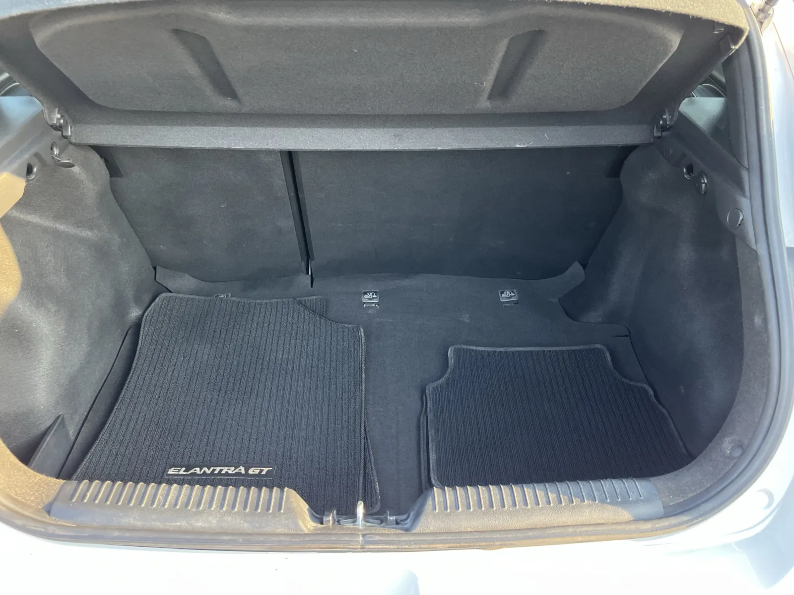 Hyundai Elantra GT photo 11