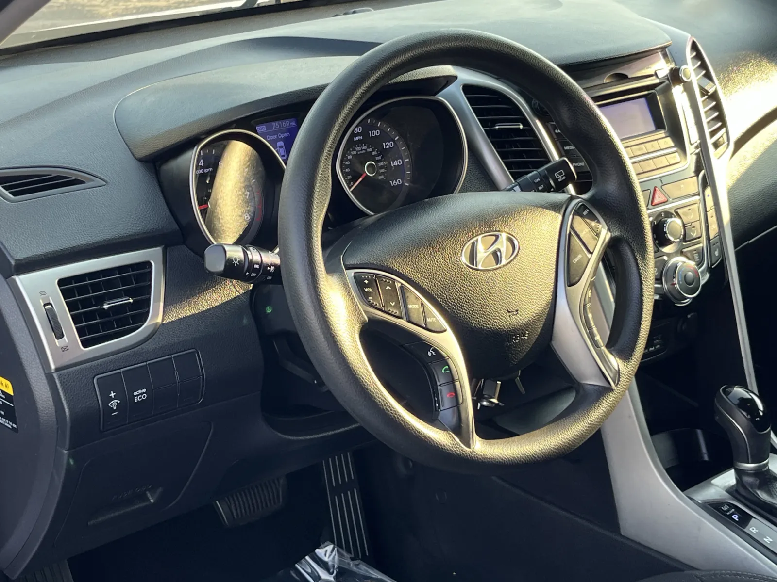 Hyundai Elantra GT photo 12