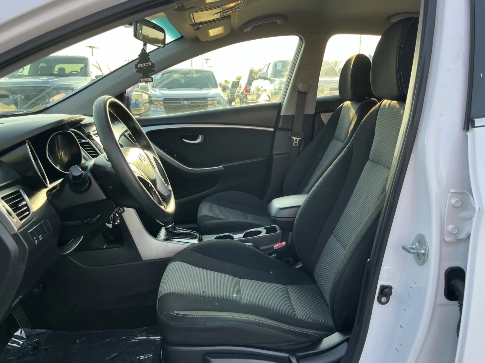Hyundai Elantra GT photo 24