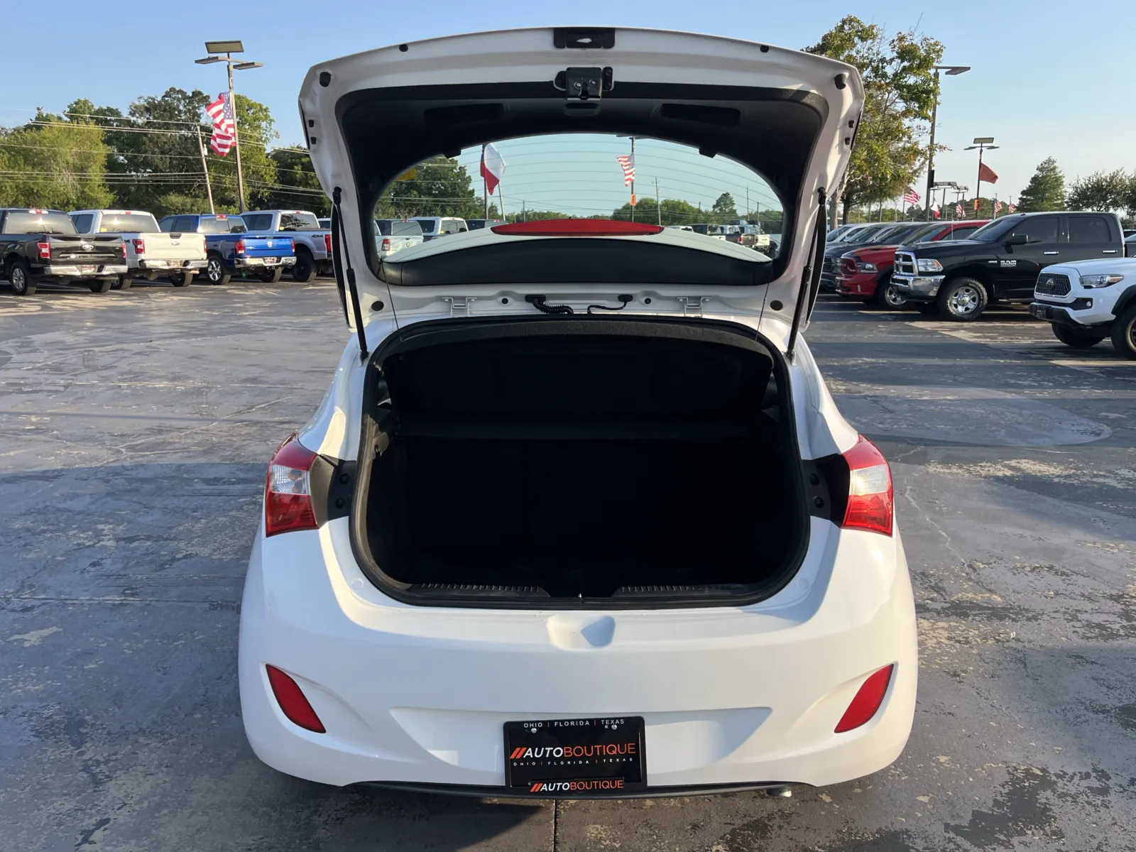 Hyundai Elantra GT photo 10