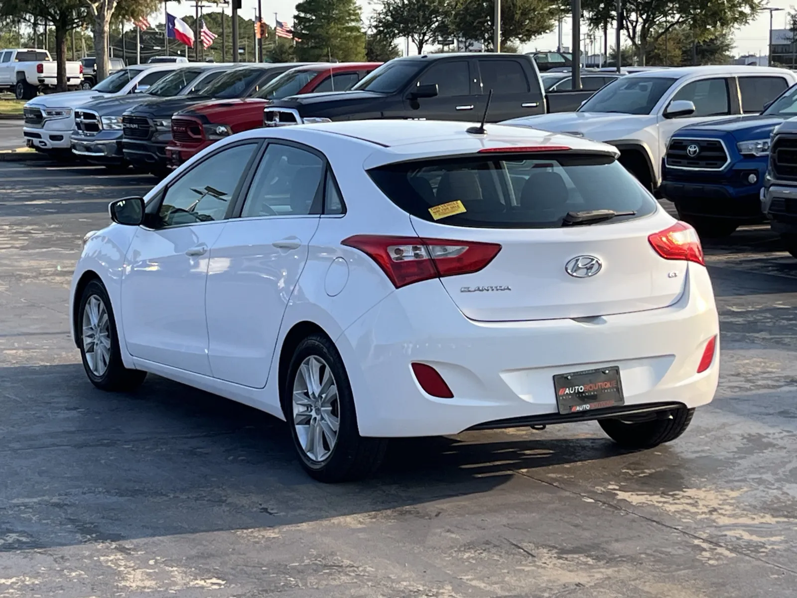 Hyundai Elantra GT photo 8