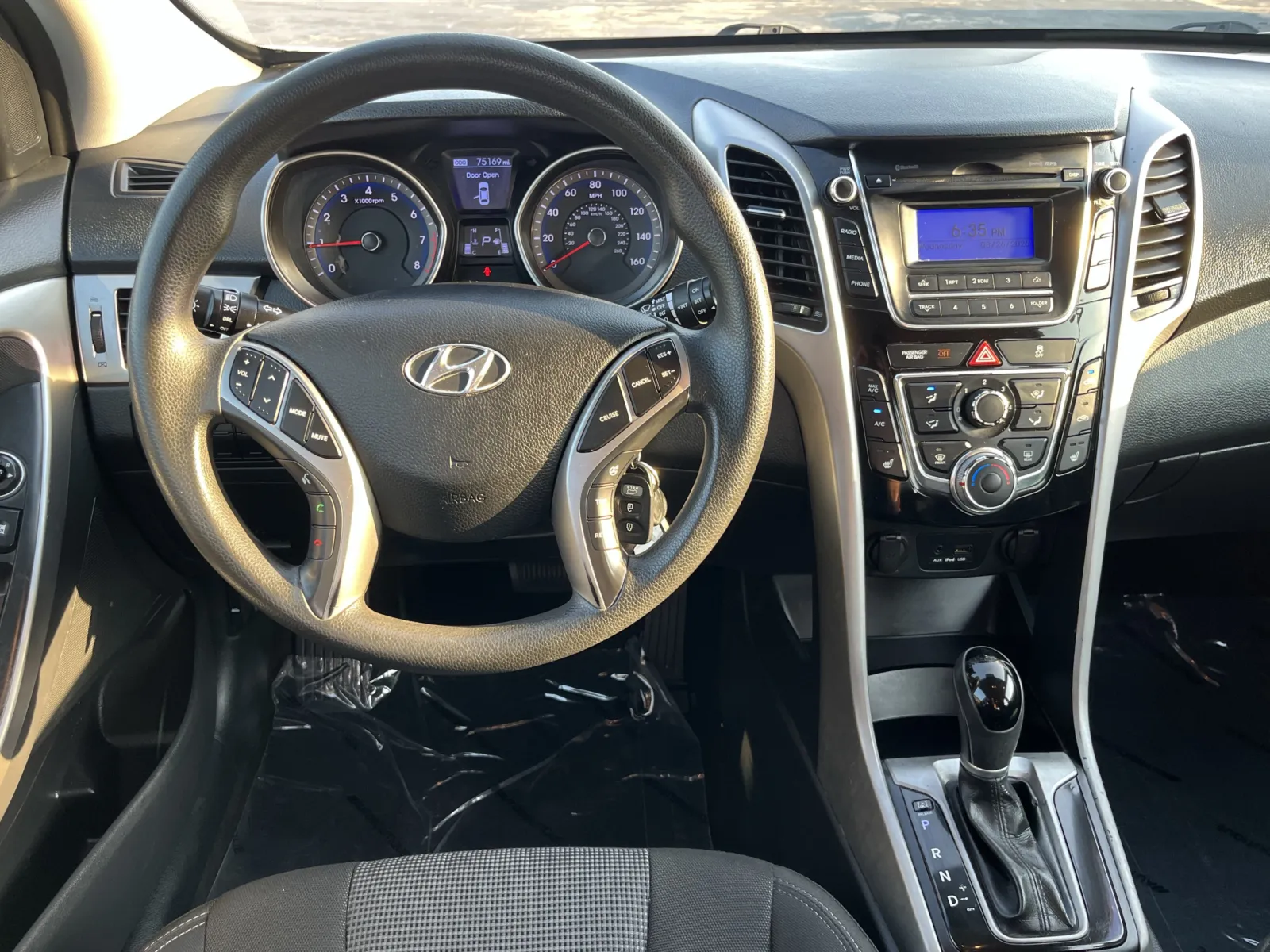 Hyundai Elantra GT photo 14