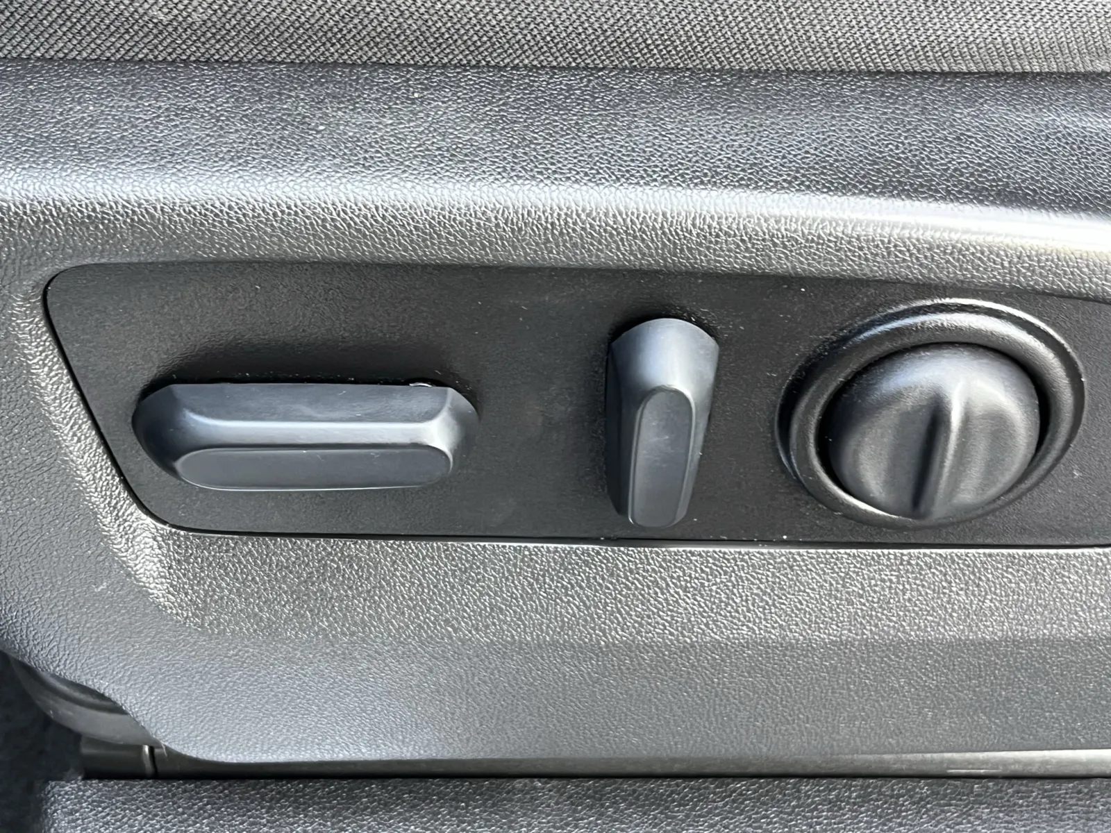 Chevrolet Silverado photo 23