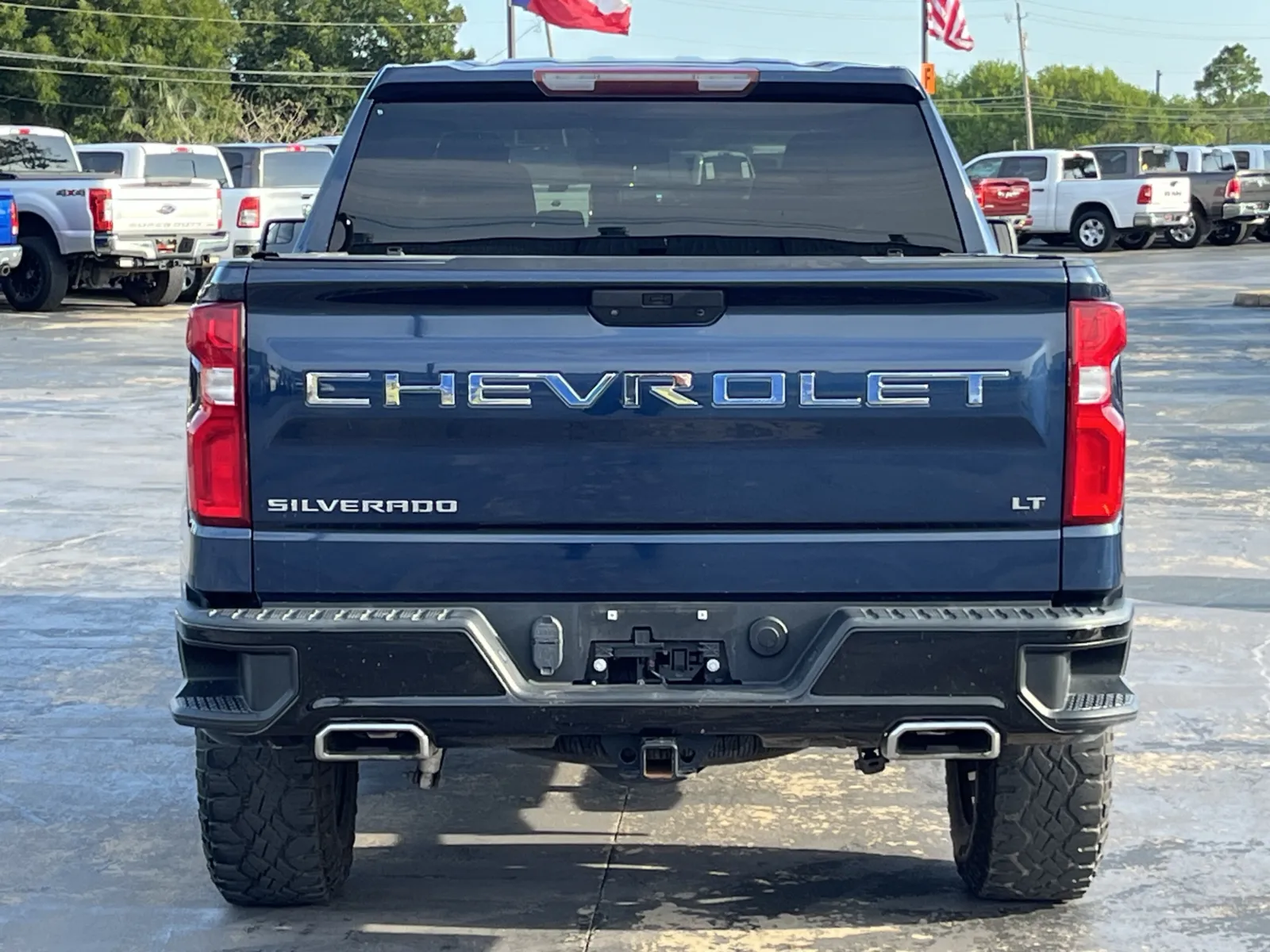 Chevrolet Silverado photo 7