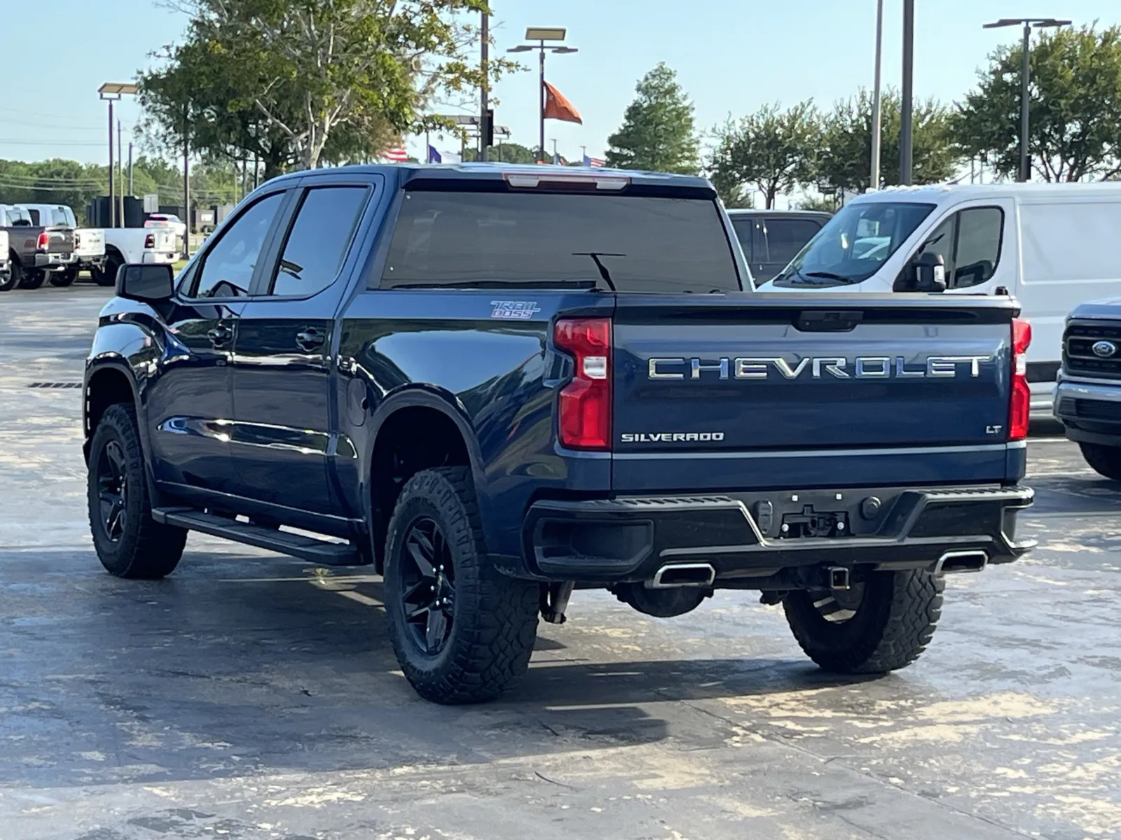 Chevrolet Silverado photo 9