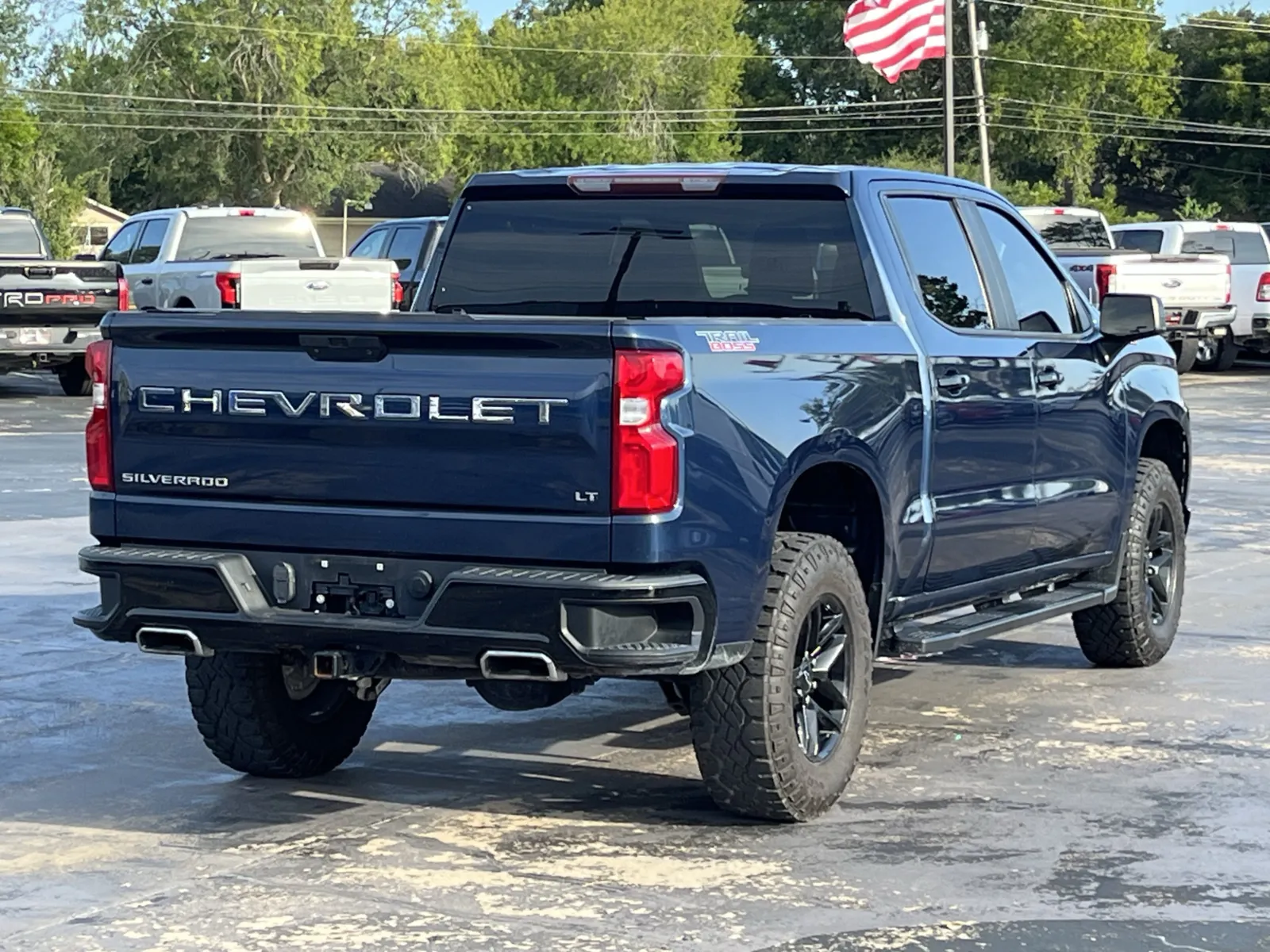 Chevrolet Silverado photo 8