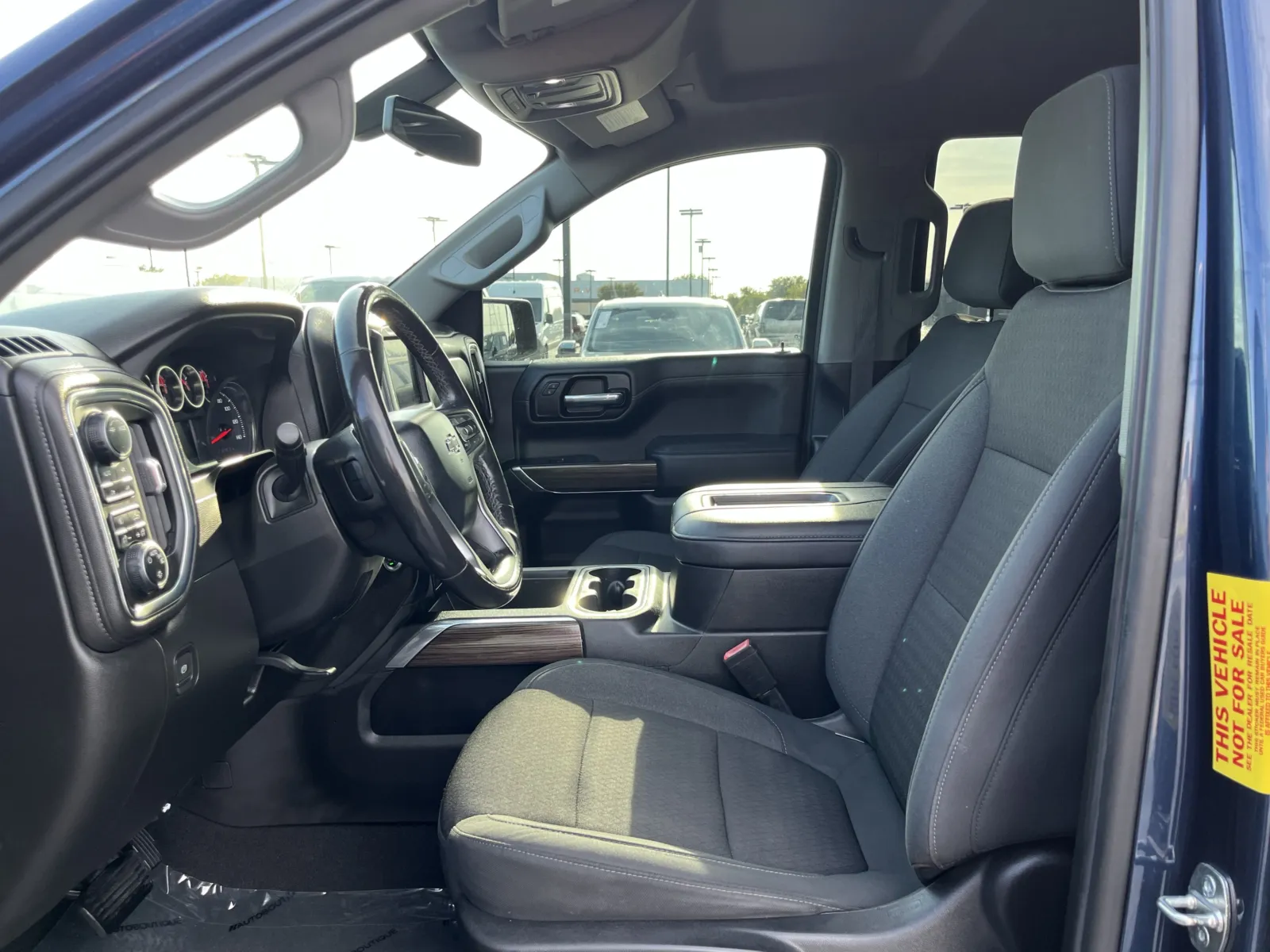 Chevrolet Silverado photo 25