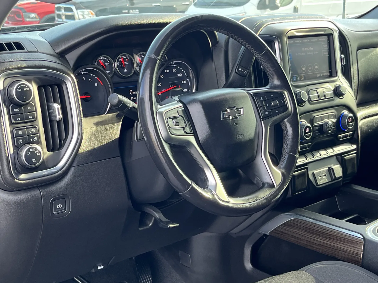Chevrolet Silverado photo 12