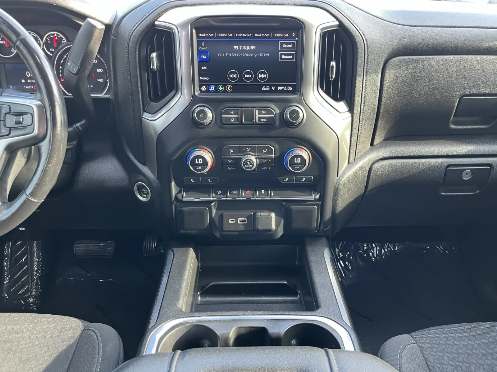 Chevrolet Silverado photo 21