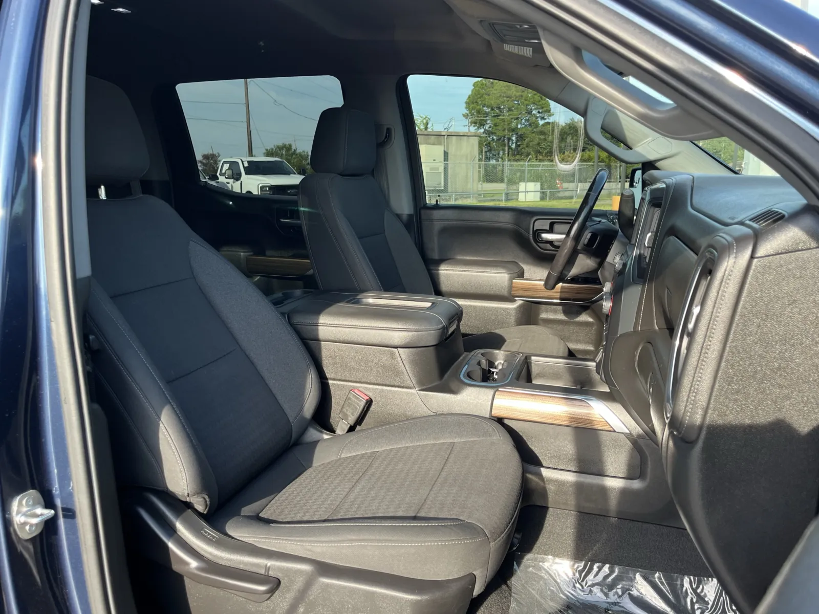 Chevrolet Silverado photo 26