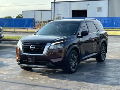 Photos of 2022 Nissan Pathfinder SL for sale in Alvin, TX at Auto Boutique Texas