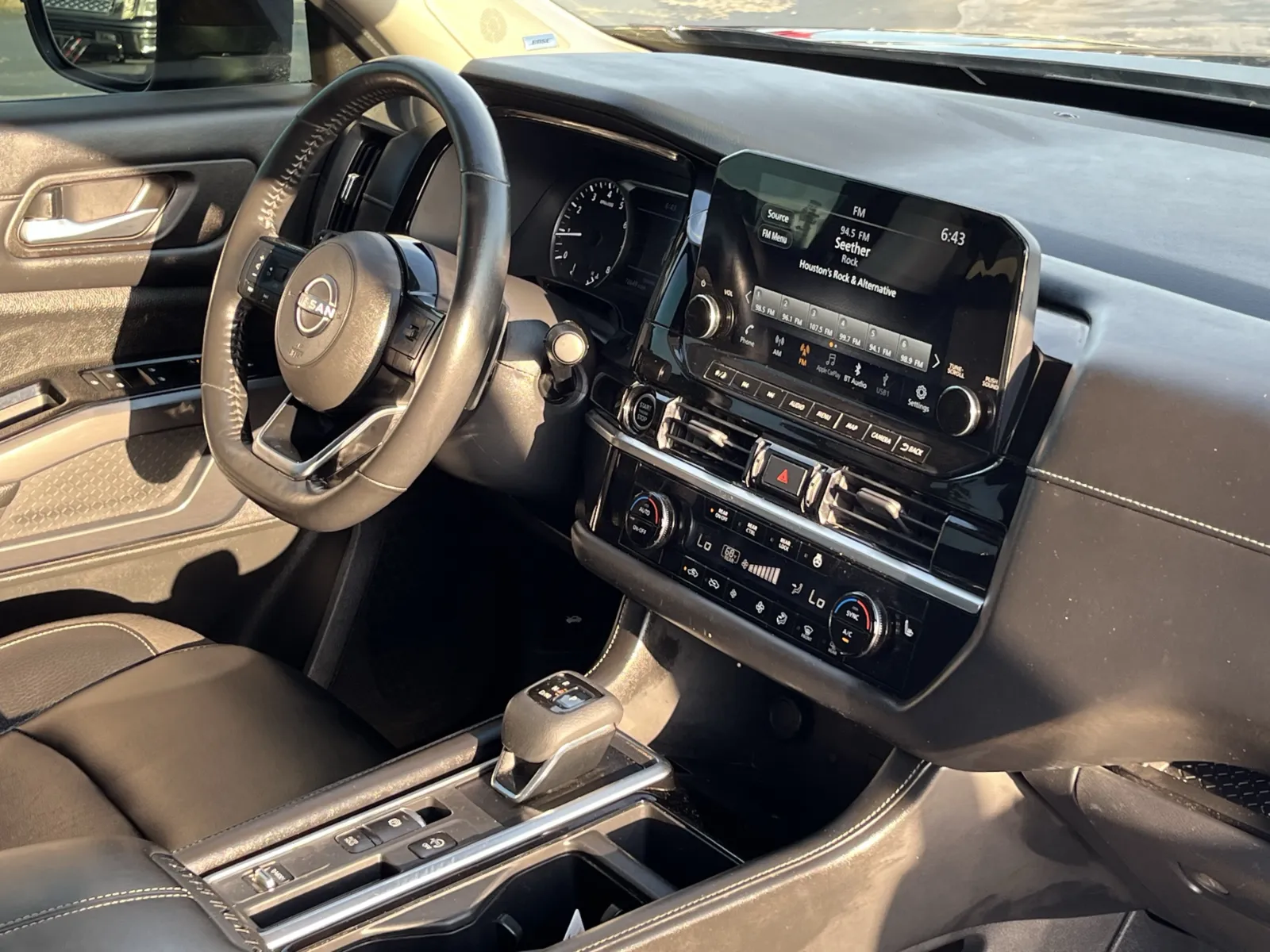 Nissan Pathfinder photo 15