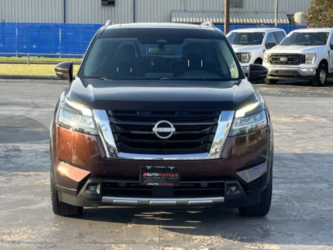More photos of 2022 Nissan Pathfinder SL at Auto Boutique Texas, TX
