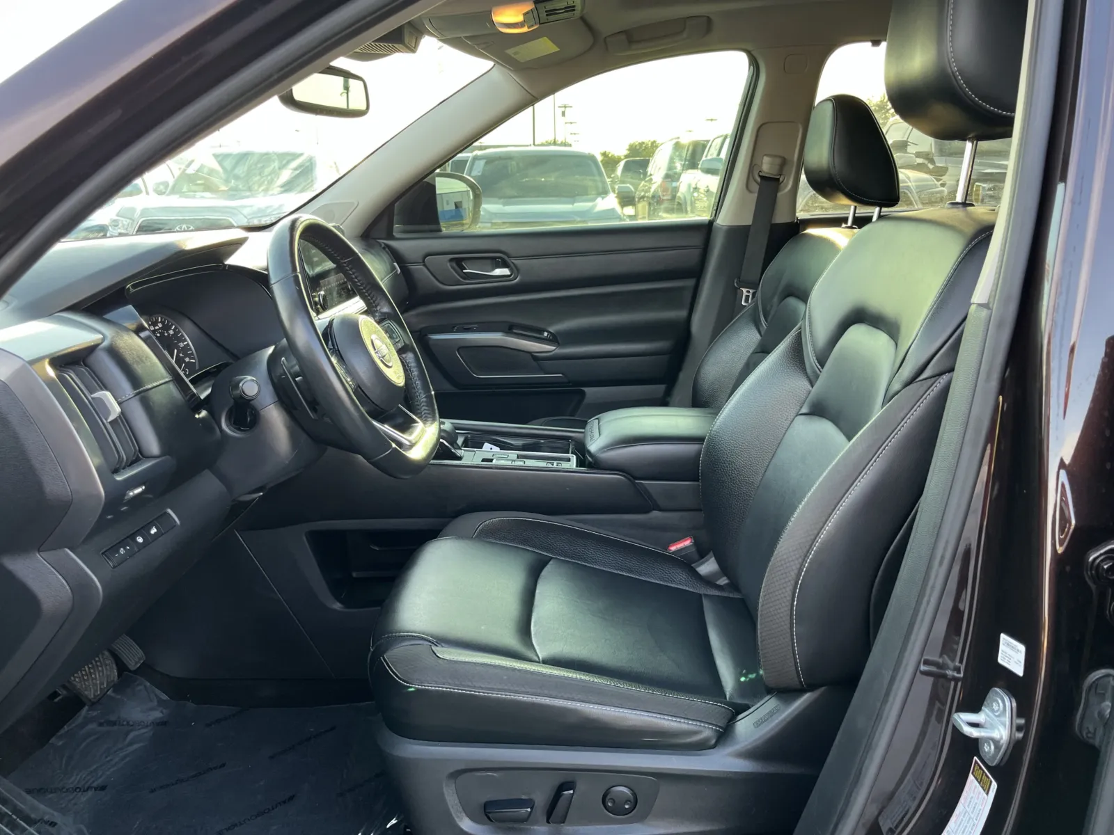 Nissan Pathfinder photo 25