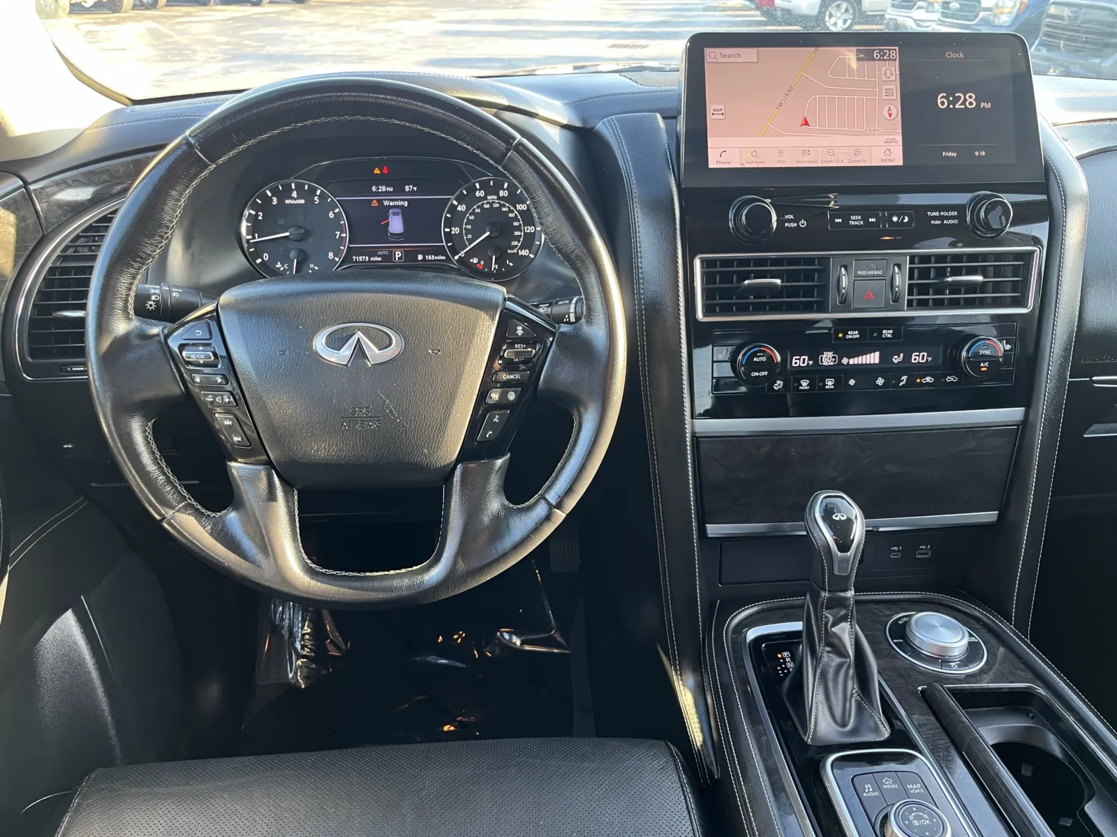 Infiniti QX80 photo 18