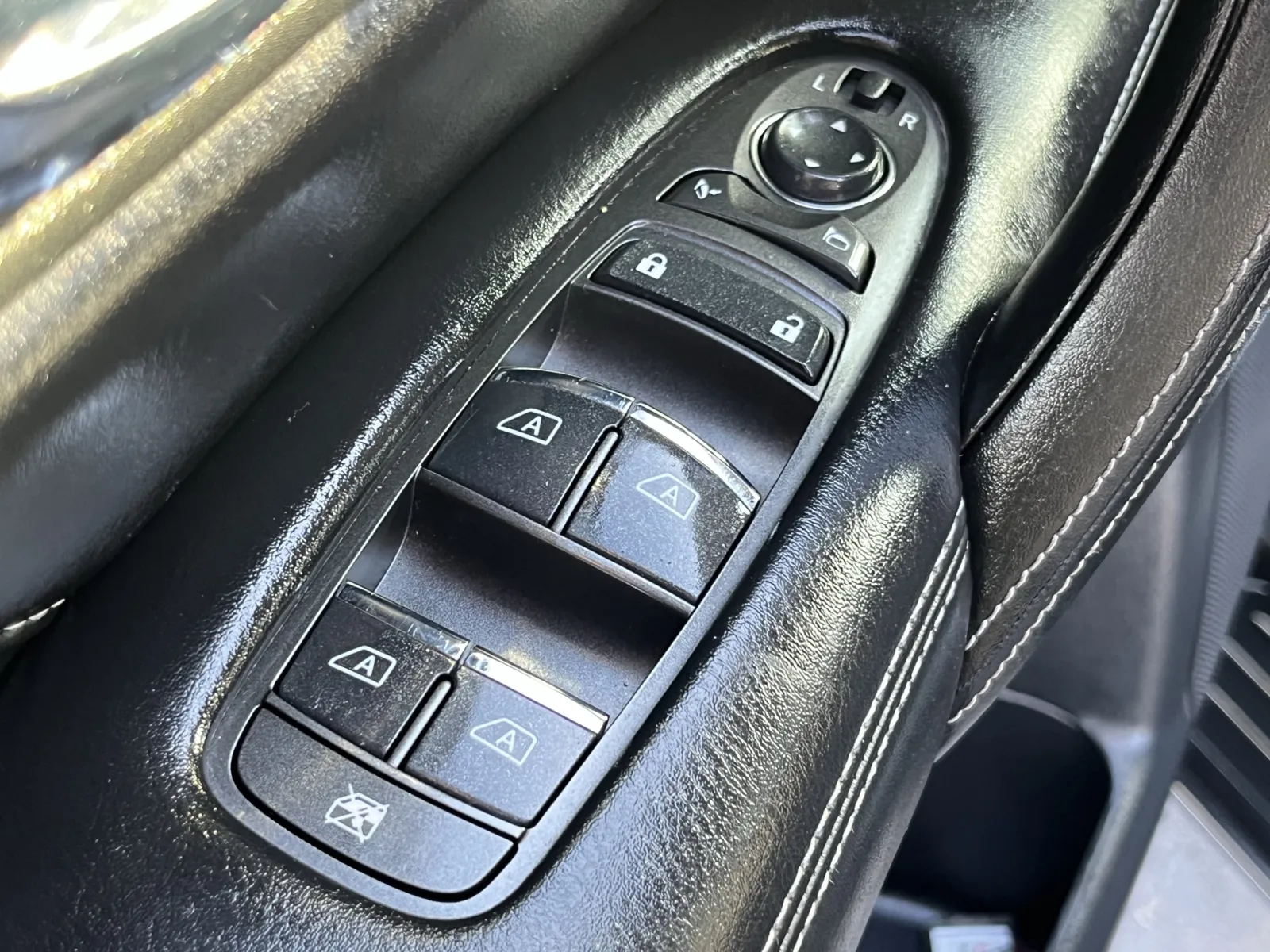 Infiniti QX80 photo 26
