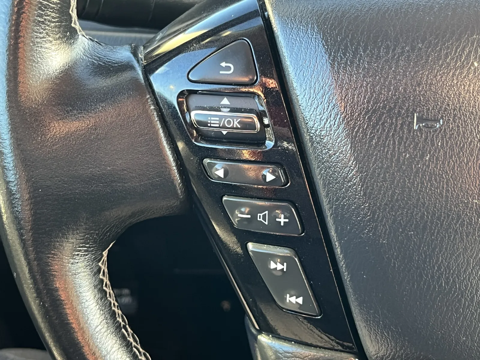 Infiniti QX80 photo 20