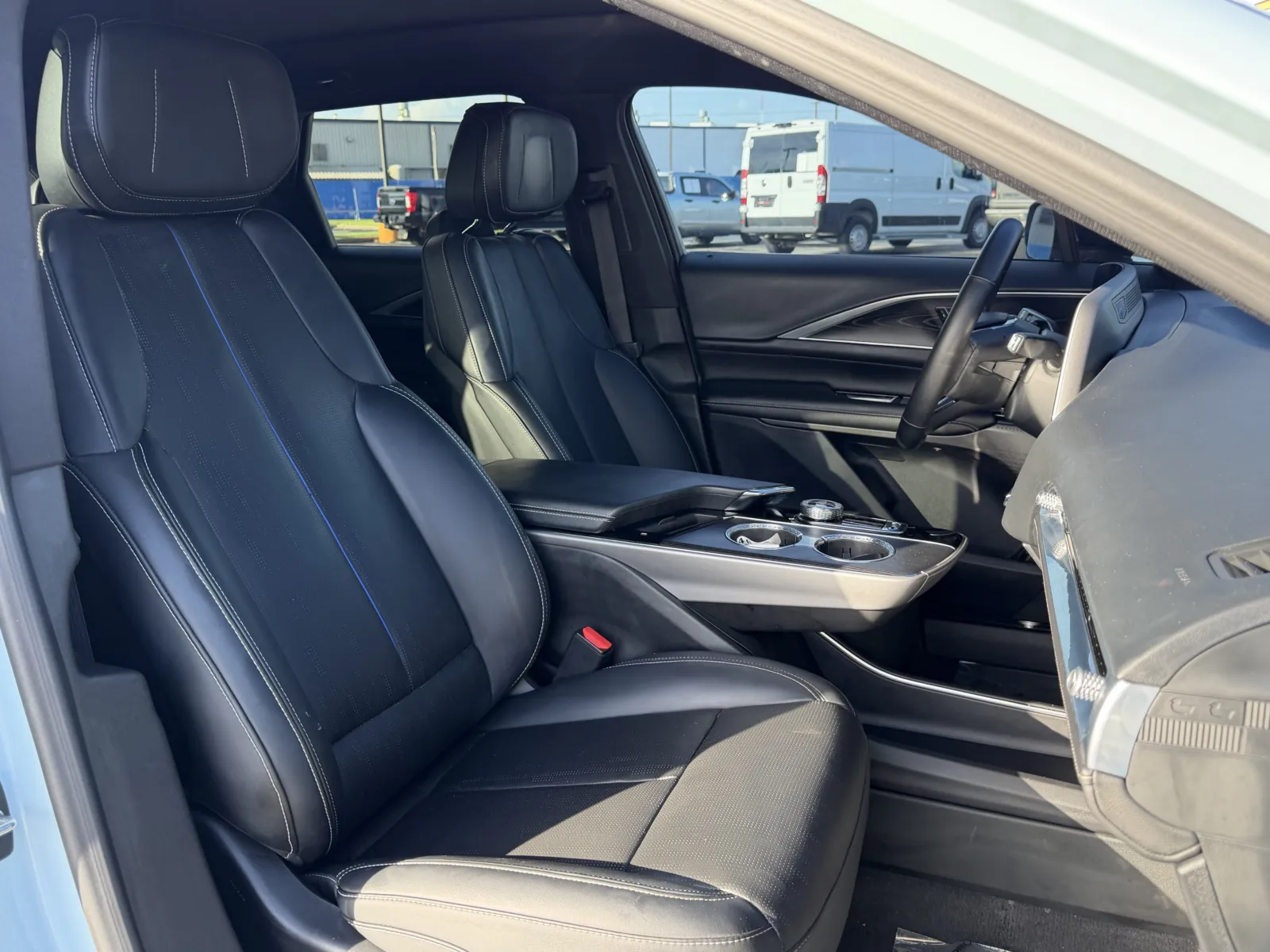 Cadillac Lyriq photo 19