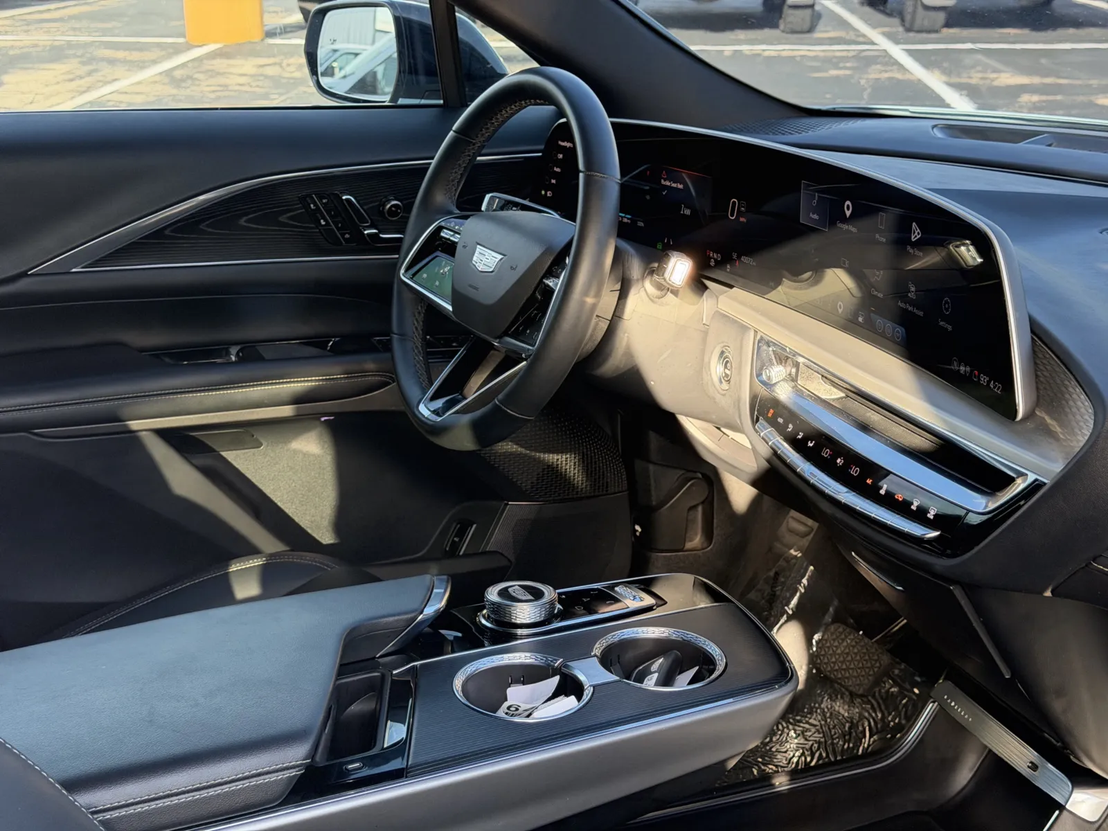 Cadillac Lyriq photo 18