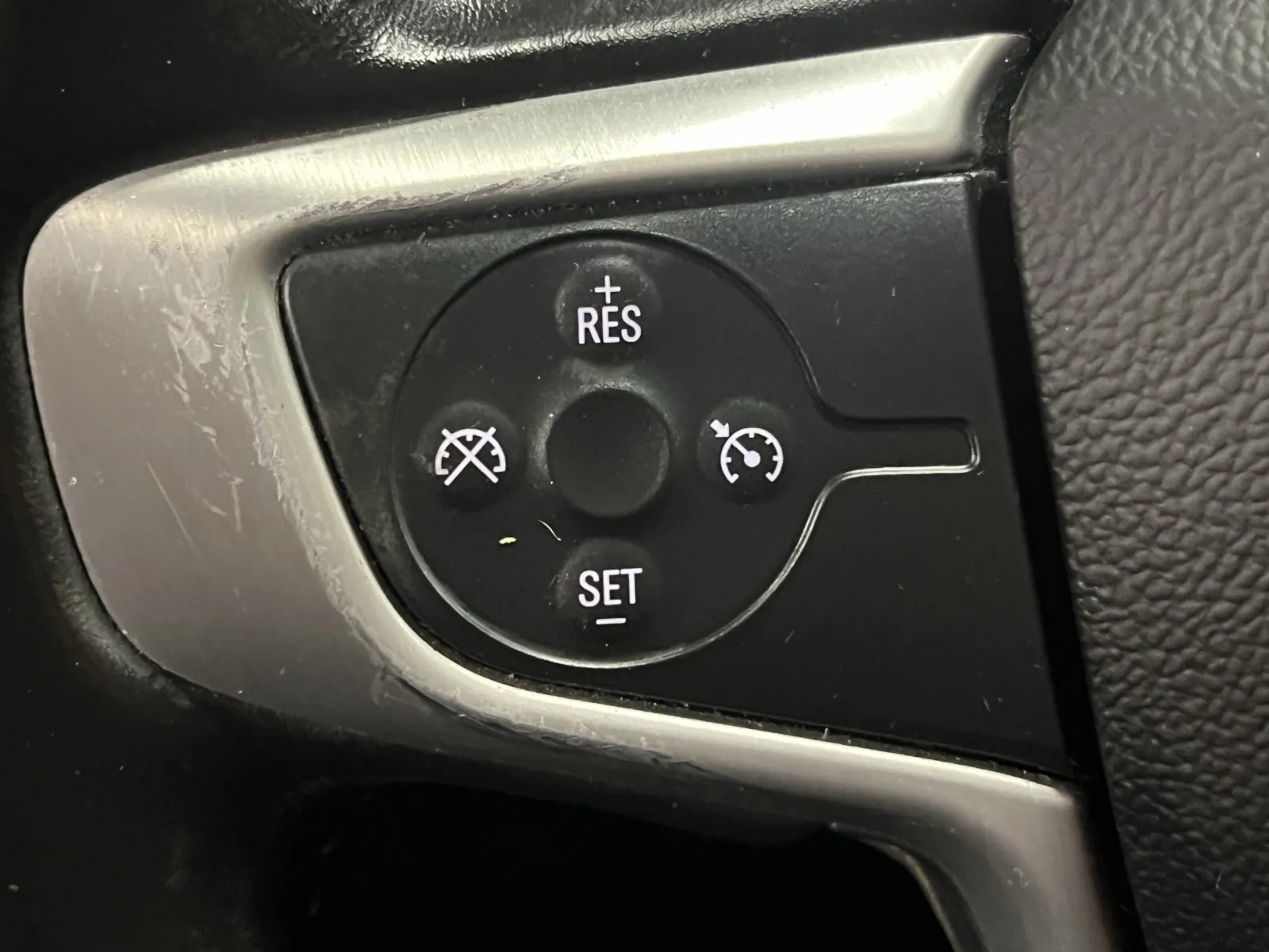 GMC Canyon photo 16