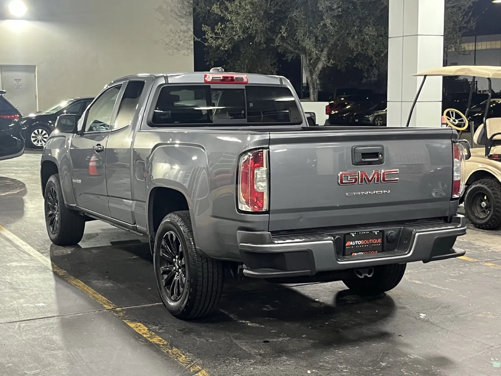 GMC Canyon photo 8