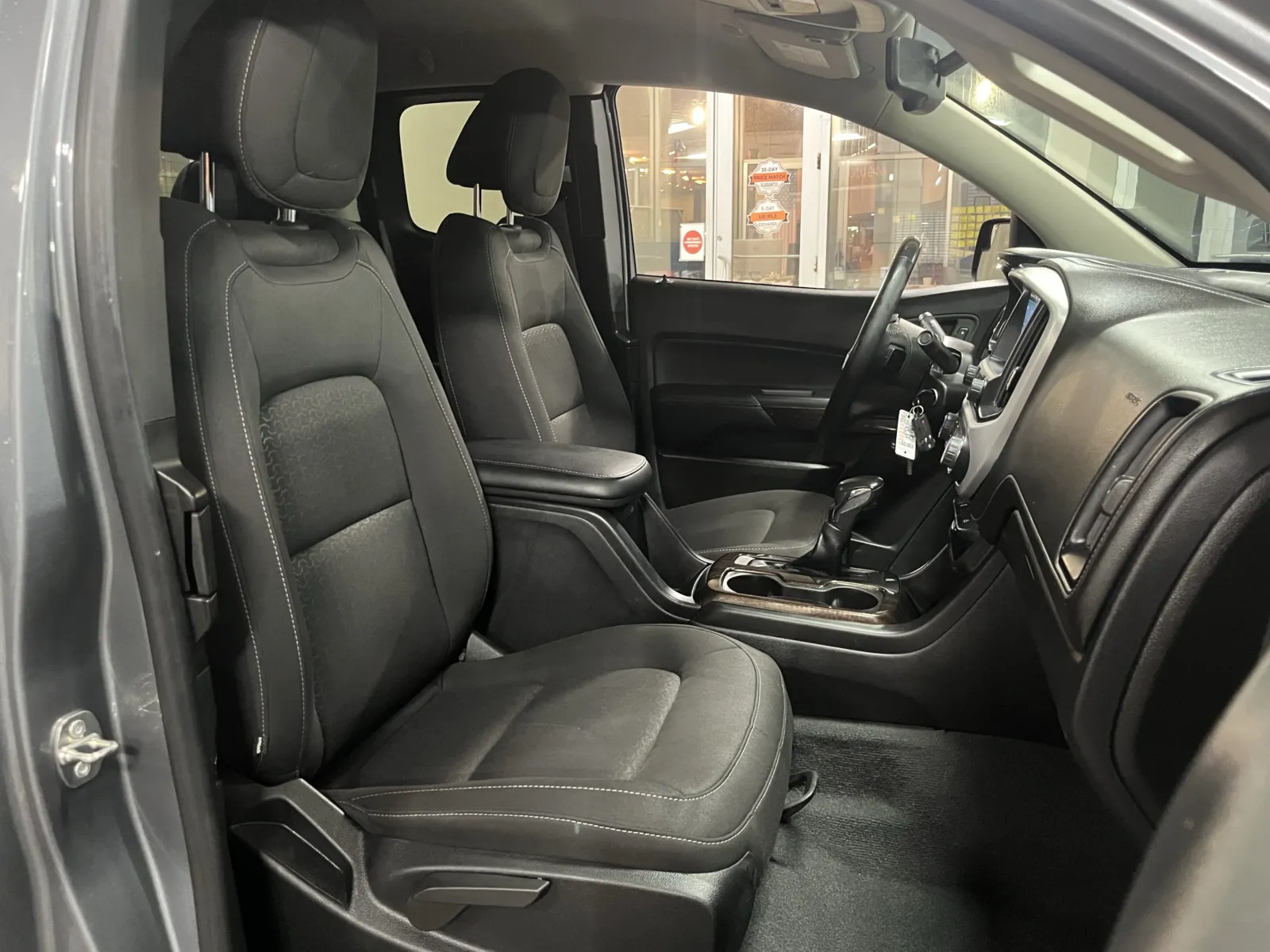 GMC Canyon photo 25