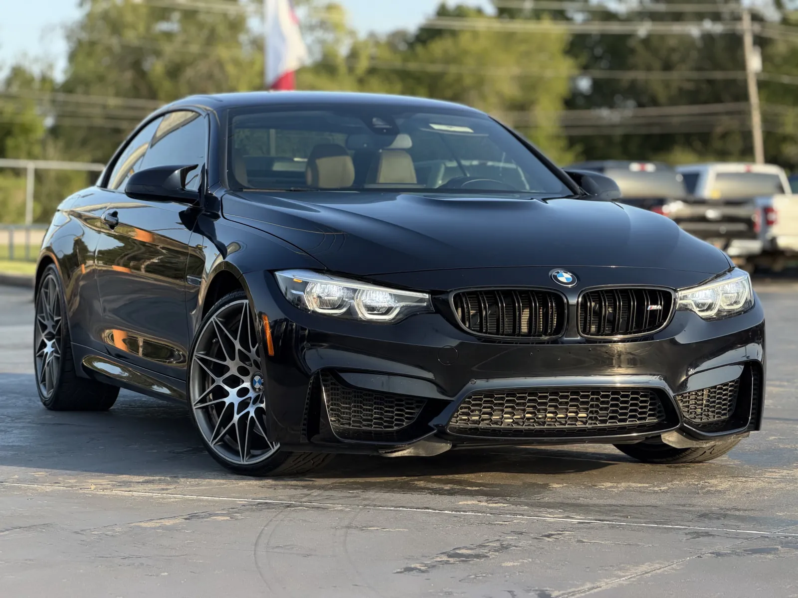 BMW M4 photo 2
