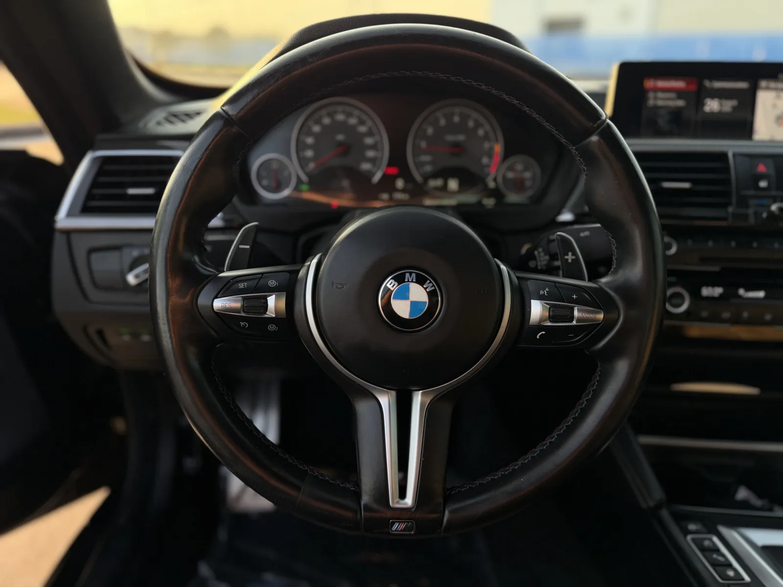 BMW M4 photo 10