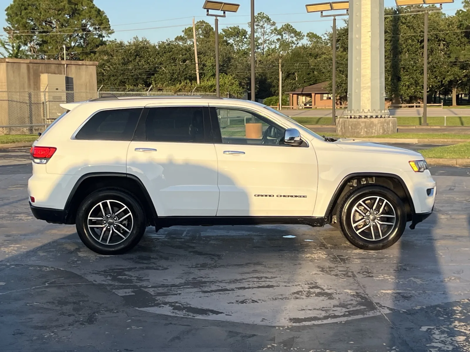 Jeep Grand Cherokee photo 10