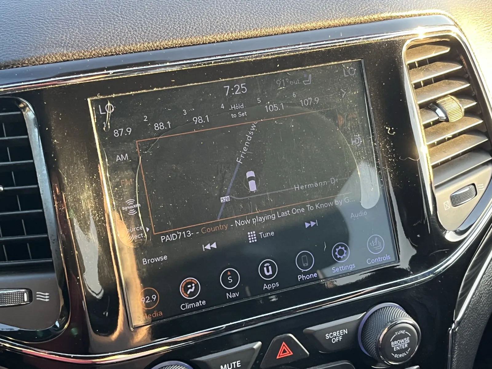 Jeep Grand Cherokee photo 6