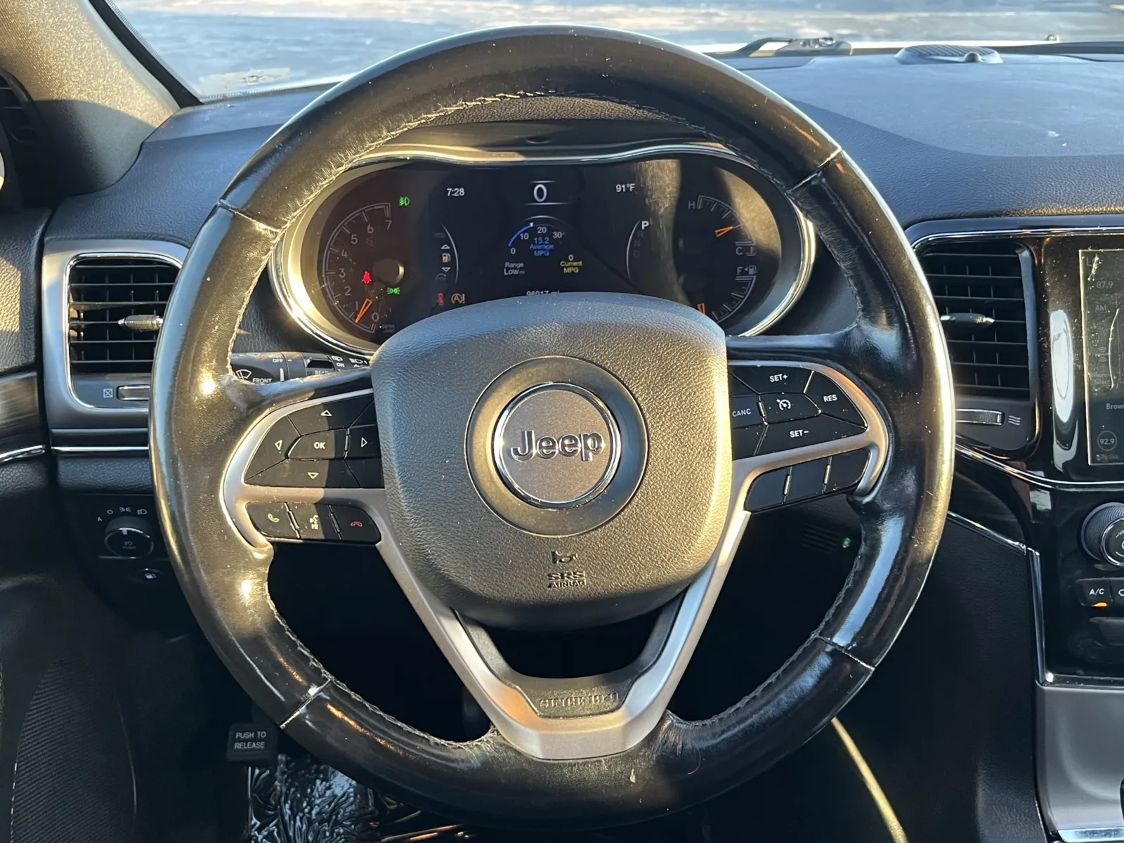 Jeep Grand Cherokee photo 17