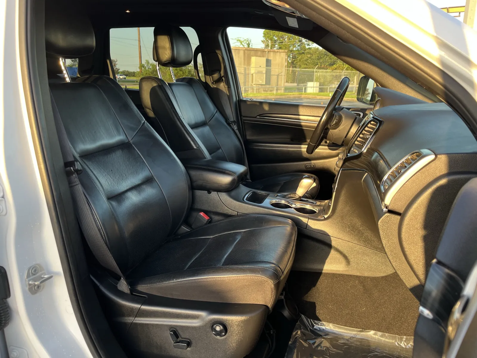Jeep Grand Cherokee photo 28