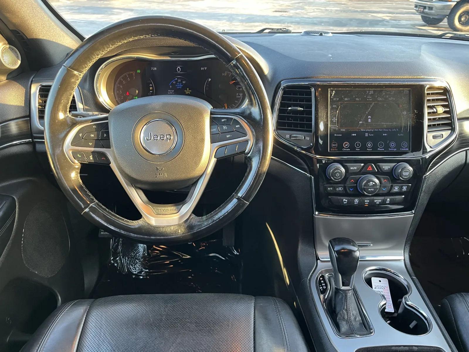 Jeep Grand Cherokee photo 16