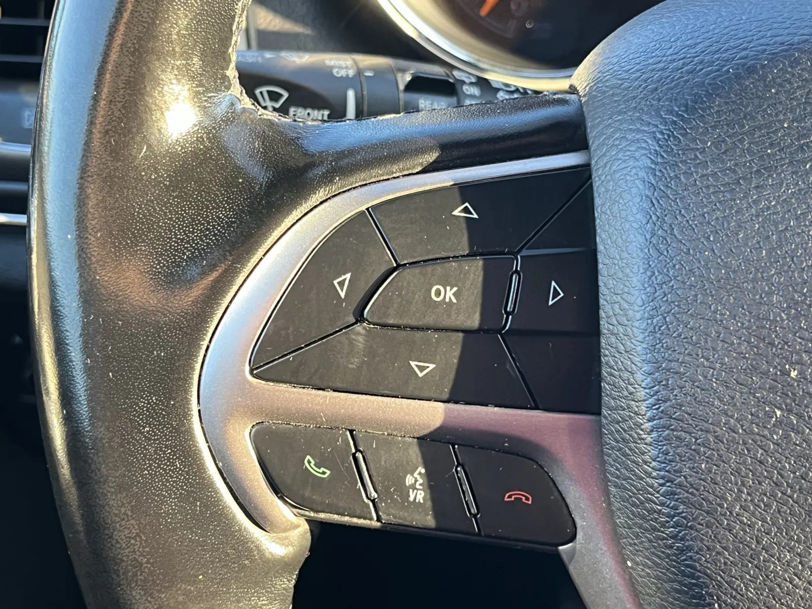 Jeep Grand Cherokee photo 18