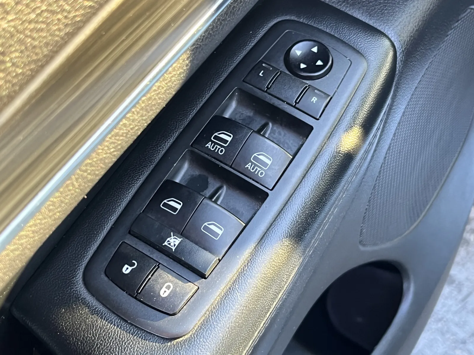 Jeep Grand Cherokee photo 24