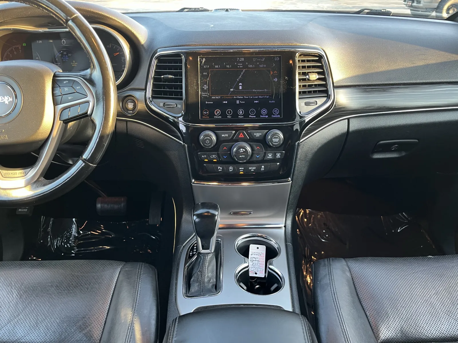Jeep Grand Cherokee photo 23