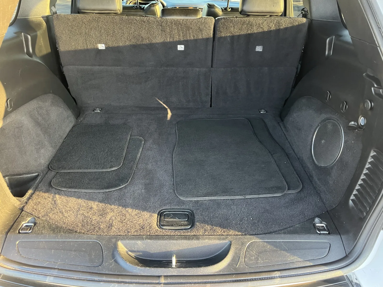 Jeep Grand Cherokee photo 12