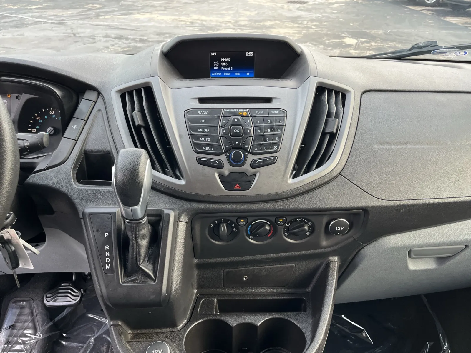 Ford Transit photo 23