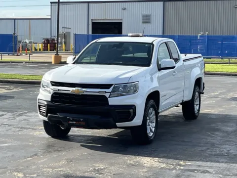 Photos of 2022 Chevrolet Colorado 4WD LT for sale in Alvin, TX at Auto Boutique Texas