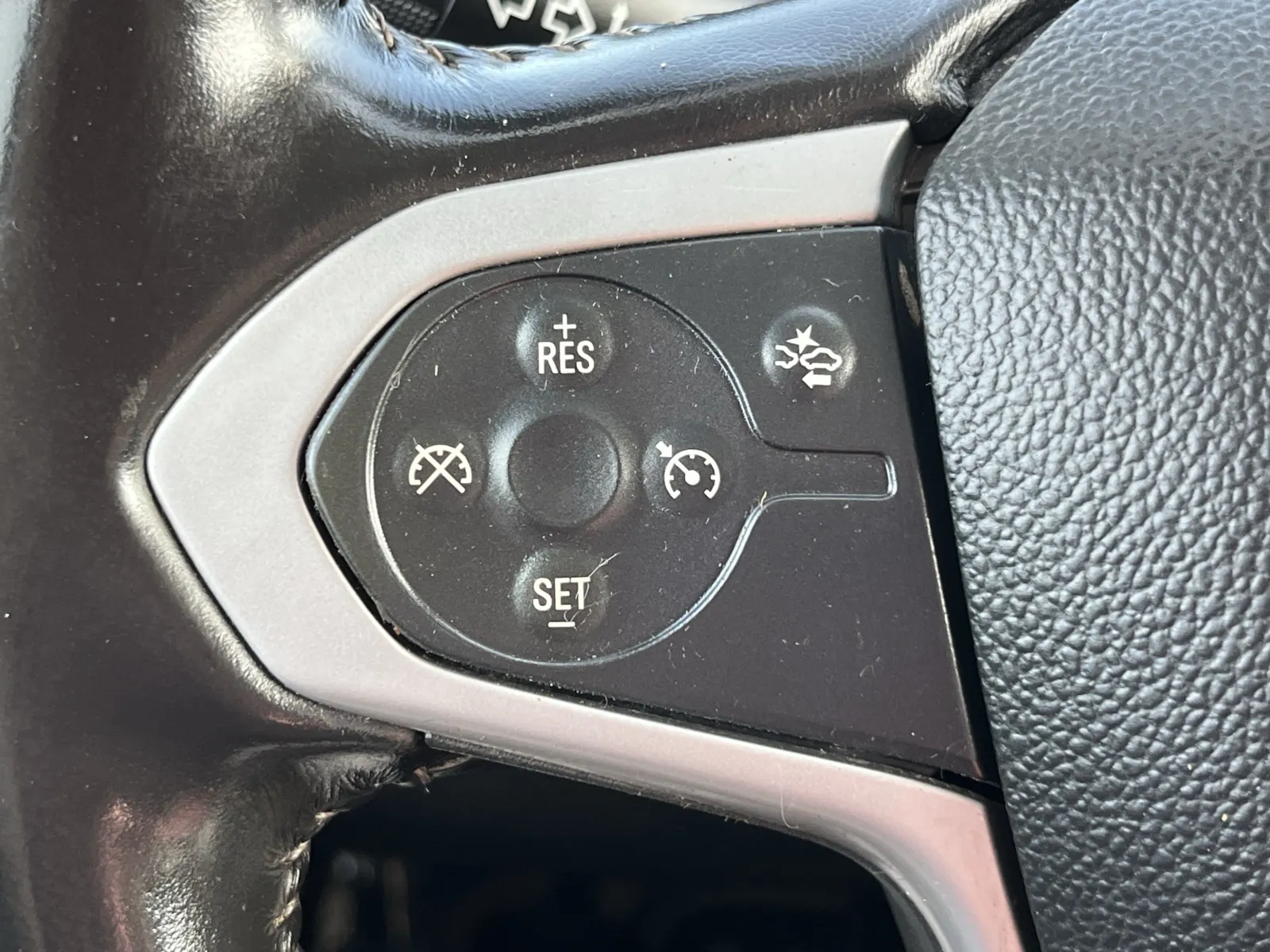 Chevrolet Colorado photo 16