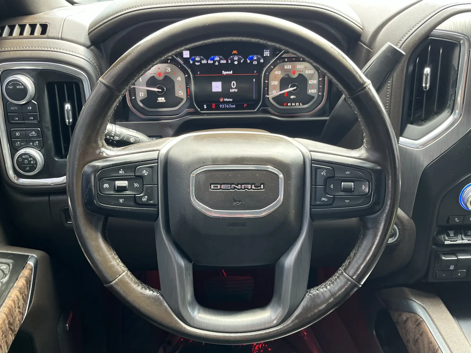 GMC Sierra photo 17
