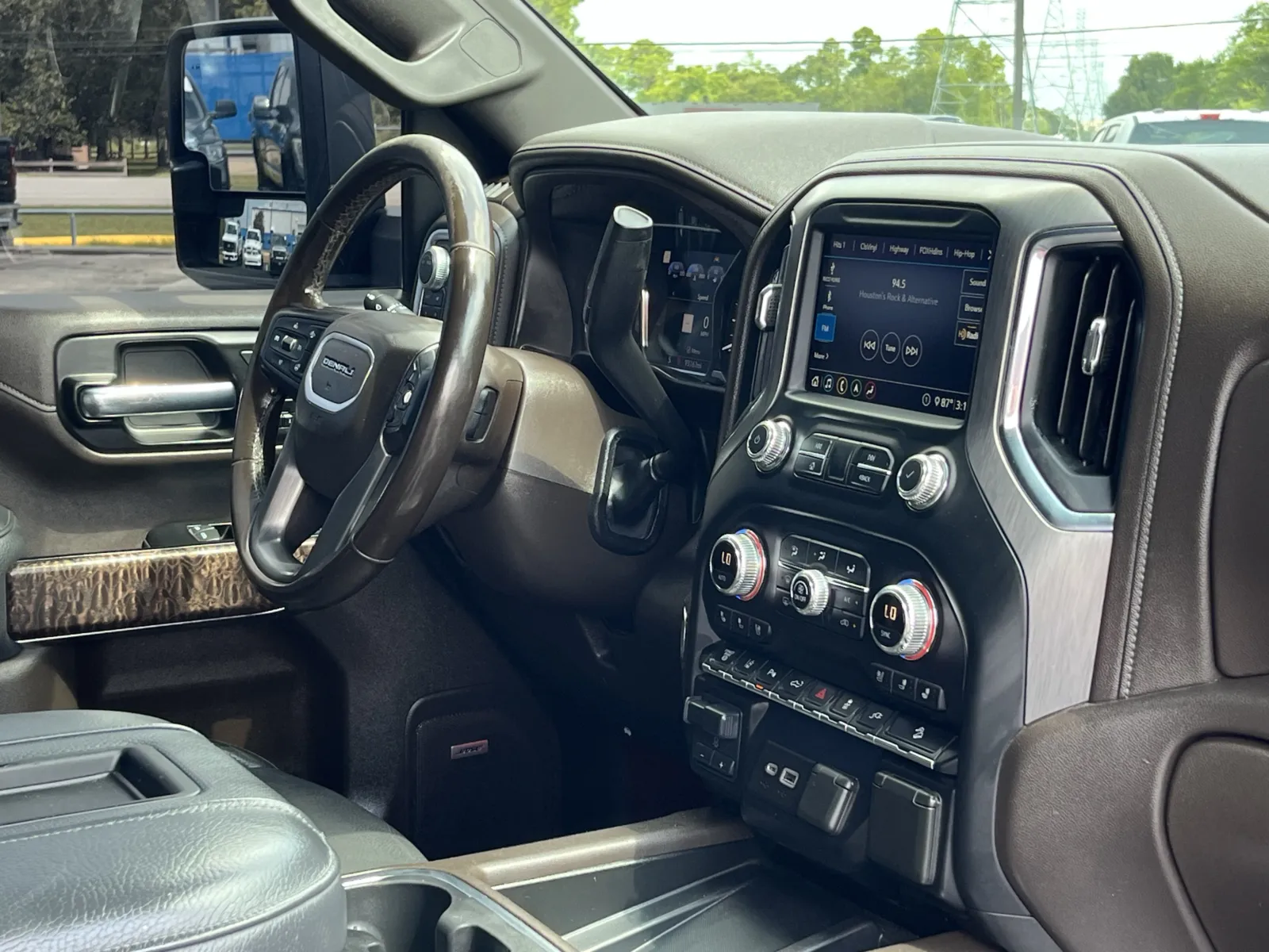 GMC Sierra photo 15