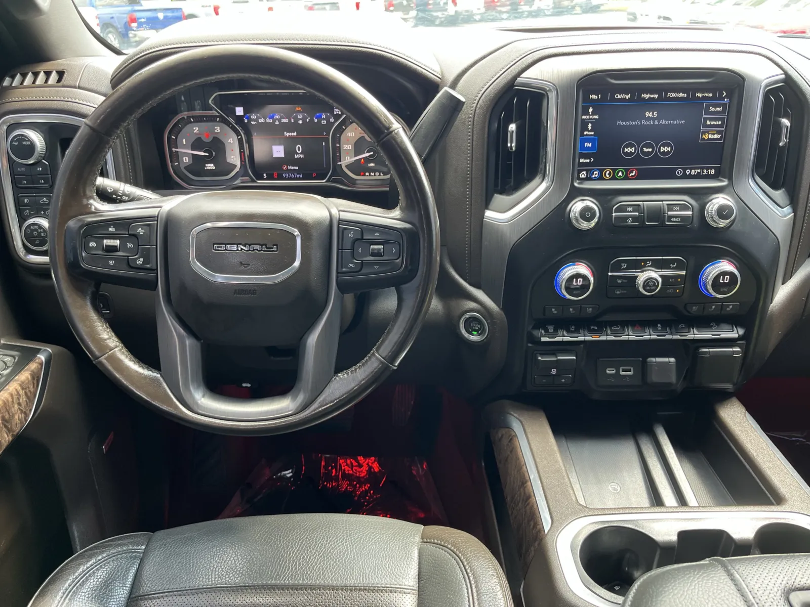 GMC Sierra photo 16