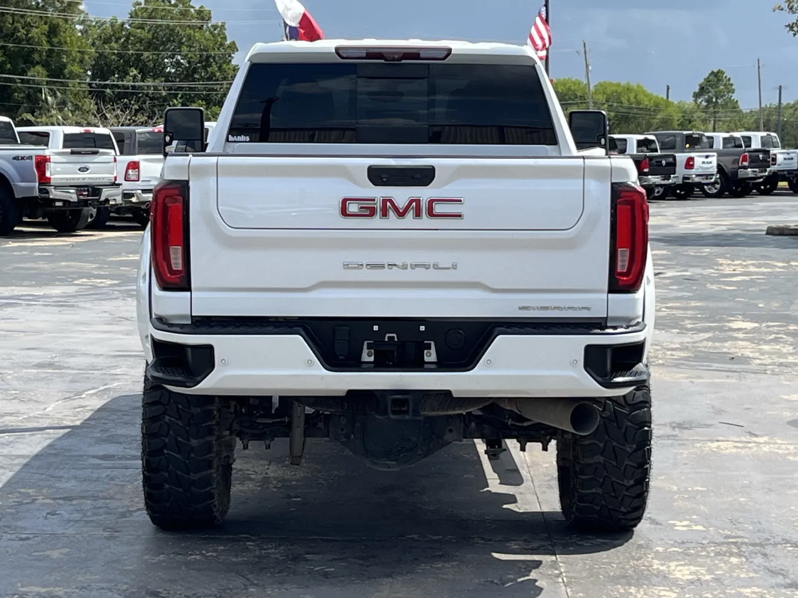 GMC Sierra photo 9