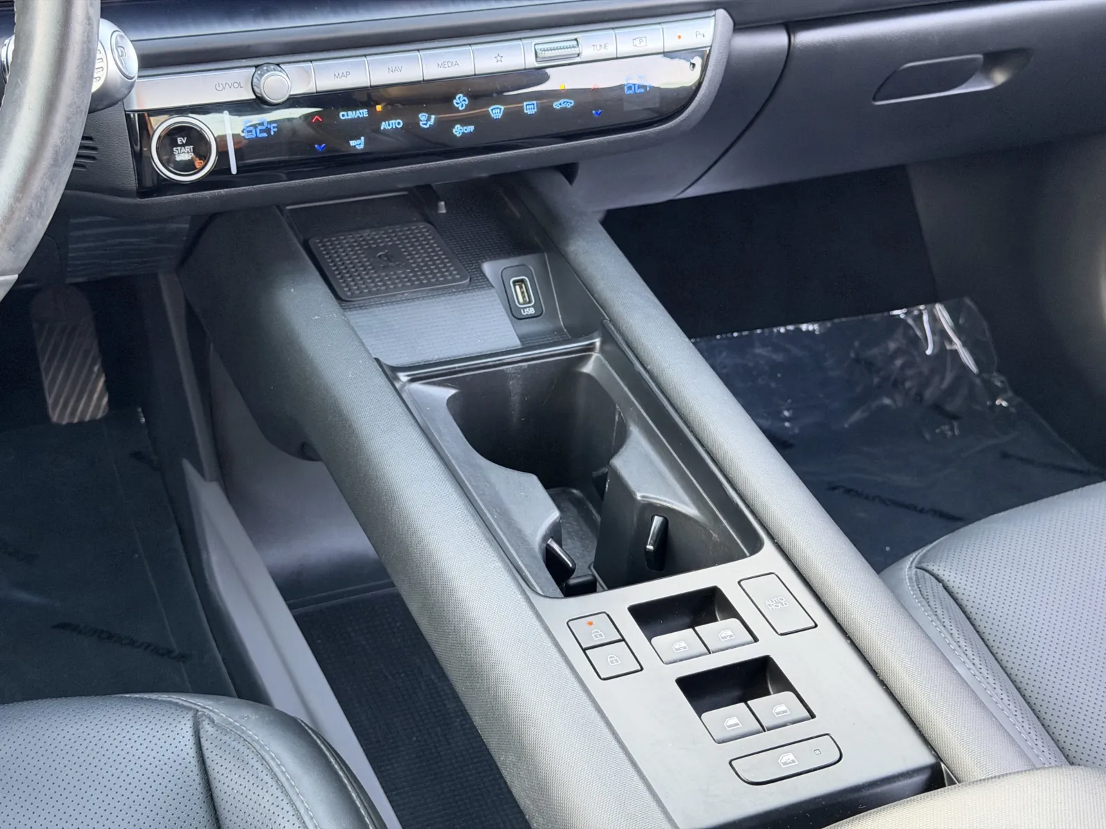 Hyundai Ioniq 6 photo 21
