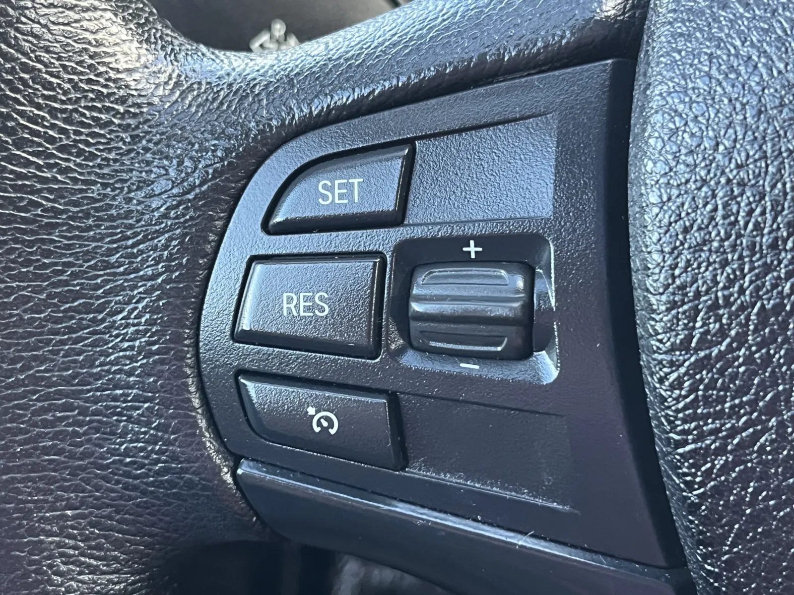 BMW 3 Series photo 17