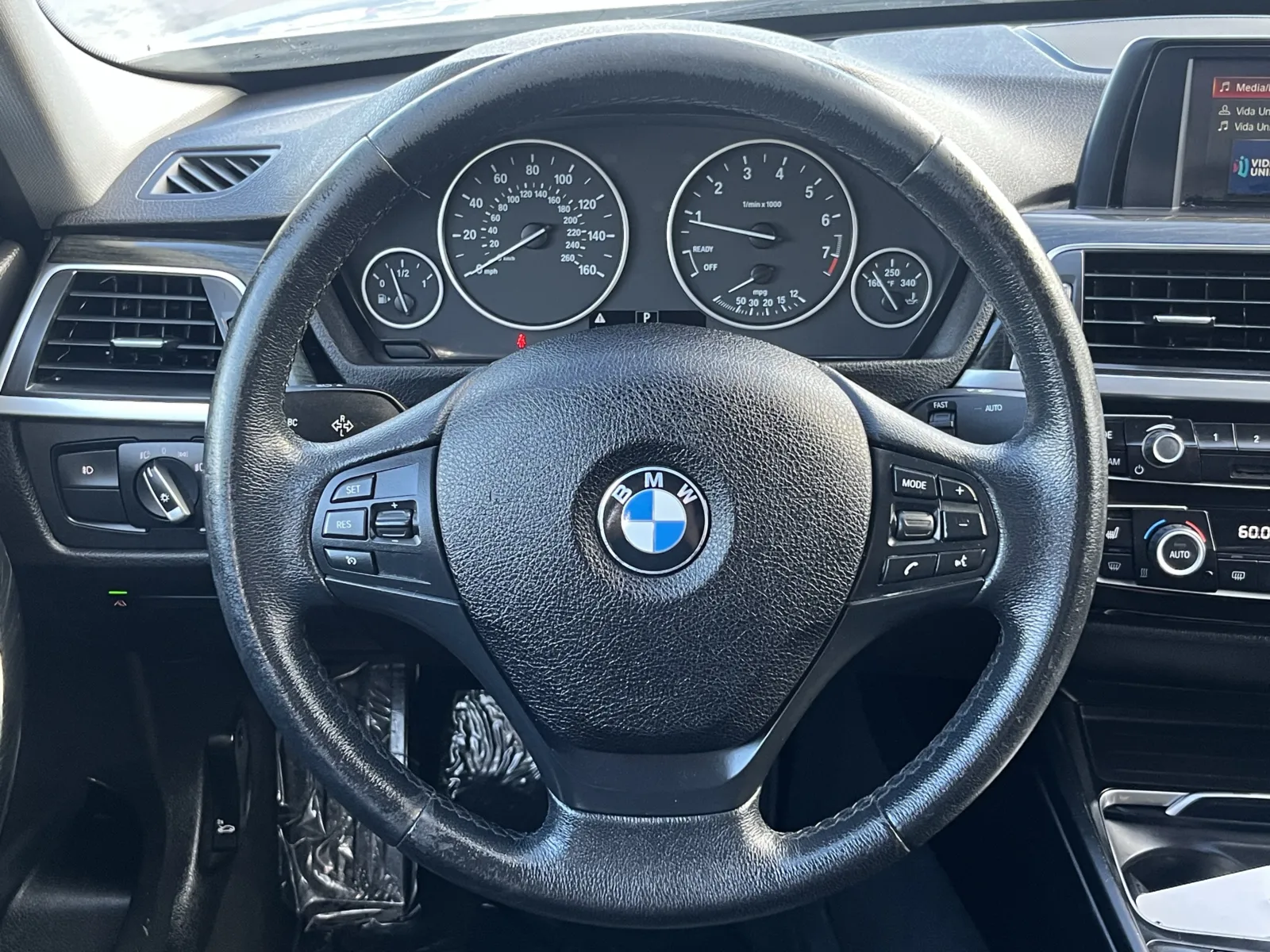 BMW 3 Series photo 16