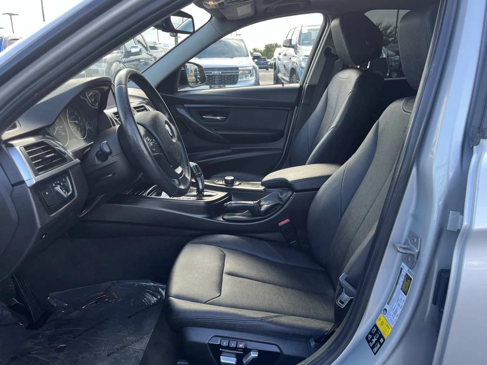 BMW 3 Series photo 25