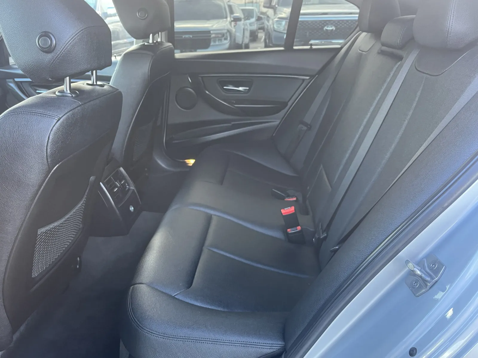 BMW 3 Series photo 27