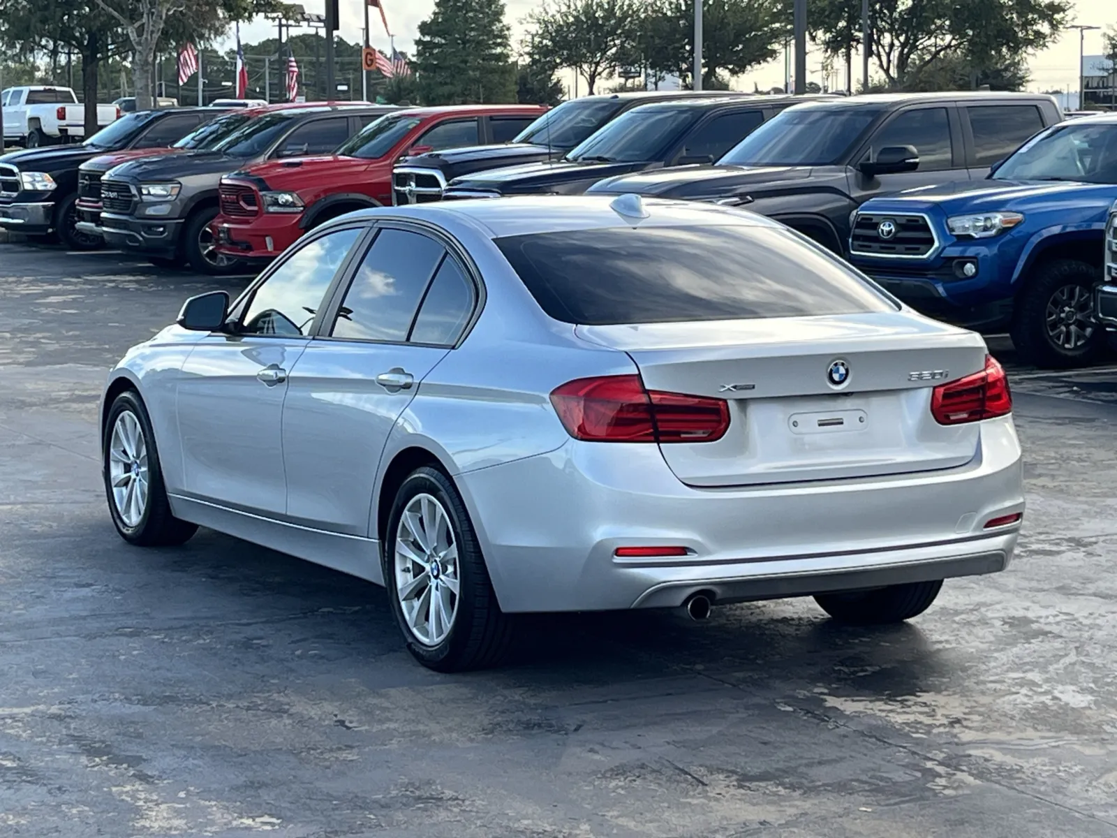 BMW 3 Series photo 10